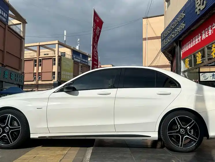 Mercedes-Benz C-Class 2021