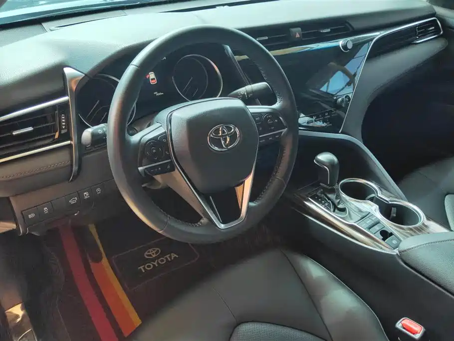 Toyota Camry 2020 — фото 12