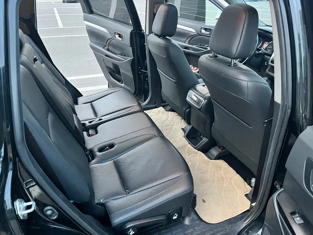 Toyota Highlander 2020 — фото 12