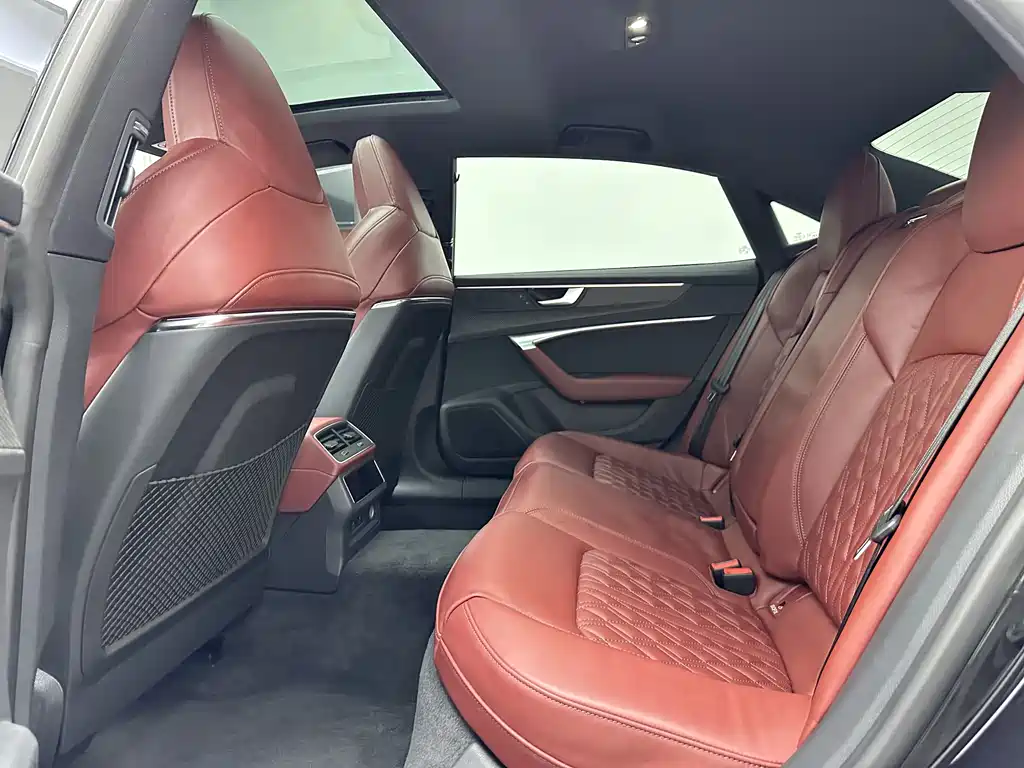 Audi A7L 2022 — фото 11