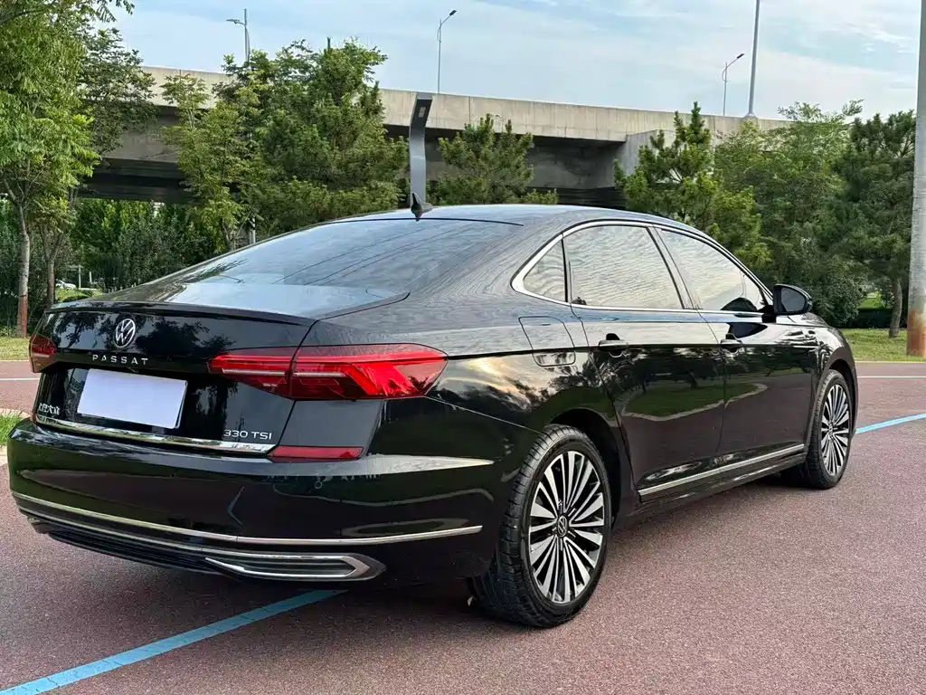 Volkswagen Passat 2021 — фото 12