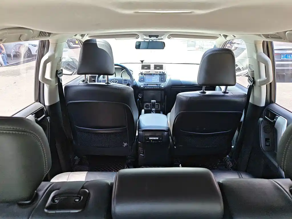 Toyota Prado 2017 — фото 18