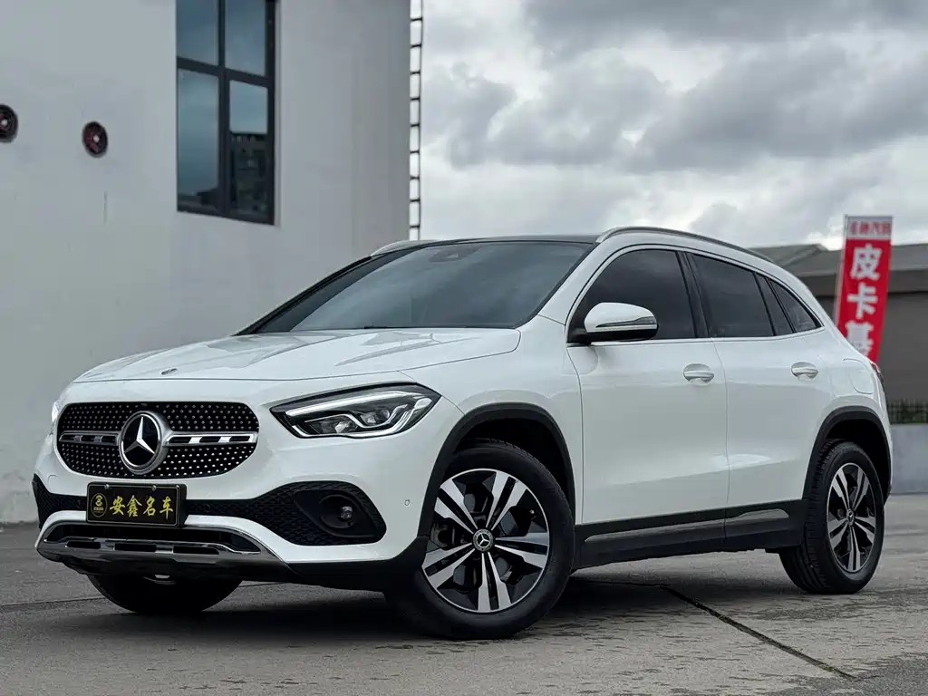 Mercedes-Benz GLA 2023 — фото 1