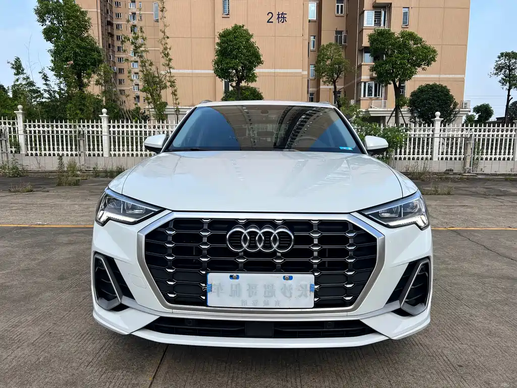 Audi Q3 2022 — фото 2