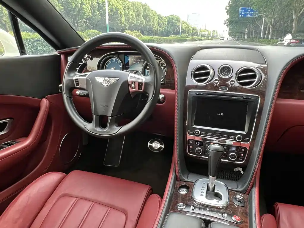 Bentley Continental 2013 — фото 15