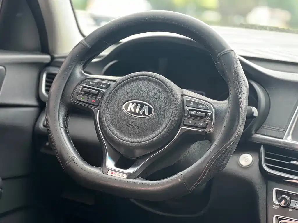 Kia K5 2016 — фото 11