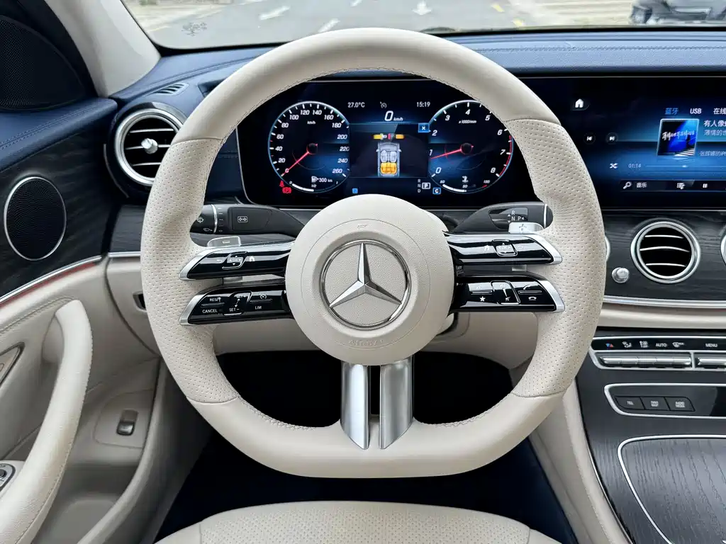 Mercedes-Benz E-Class 2022 — фото 8