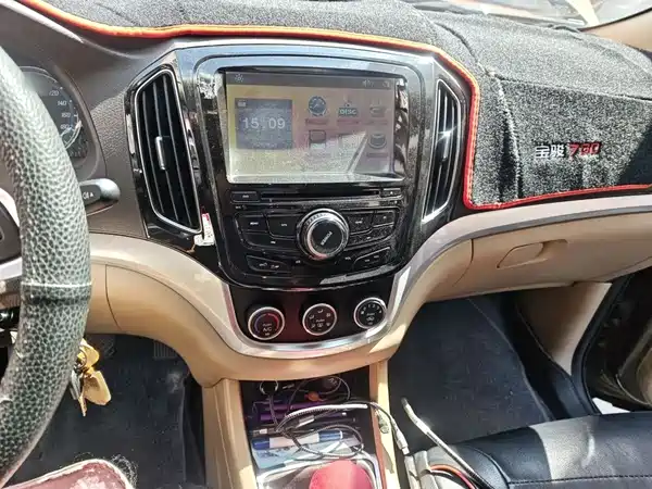 Baojun 730 2015