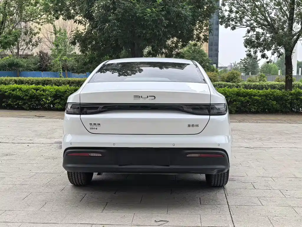 BYD Seal 05 DM-i 2025 — фото 8