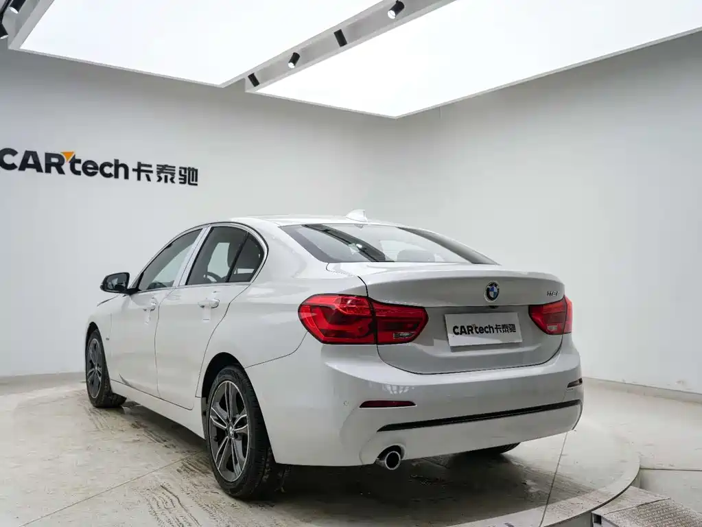 BMW 1 Series 2018 — фото 20