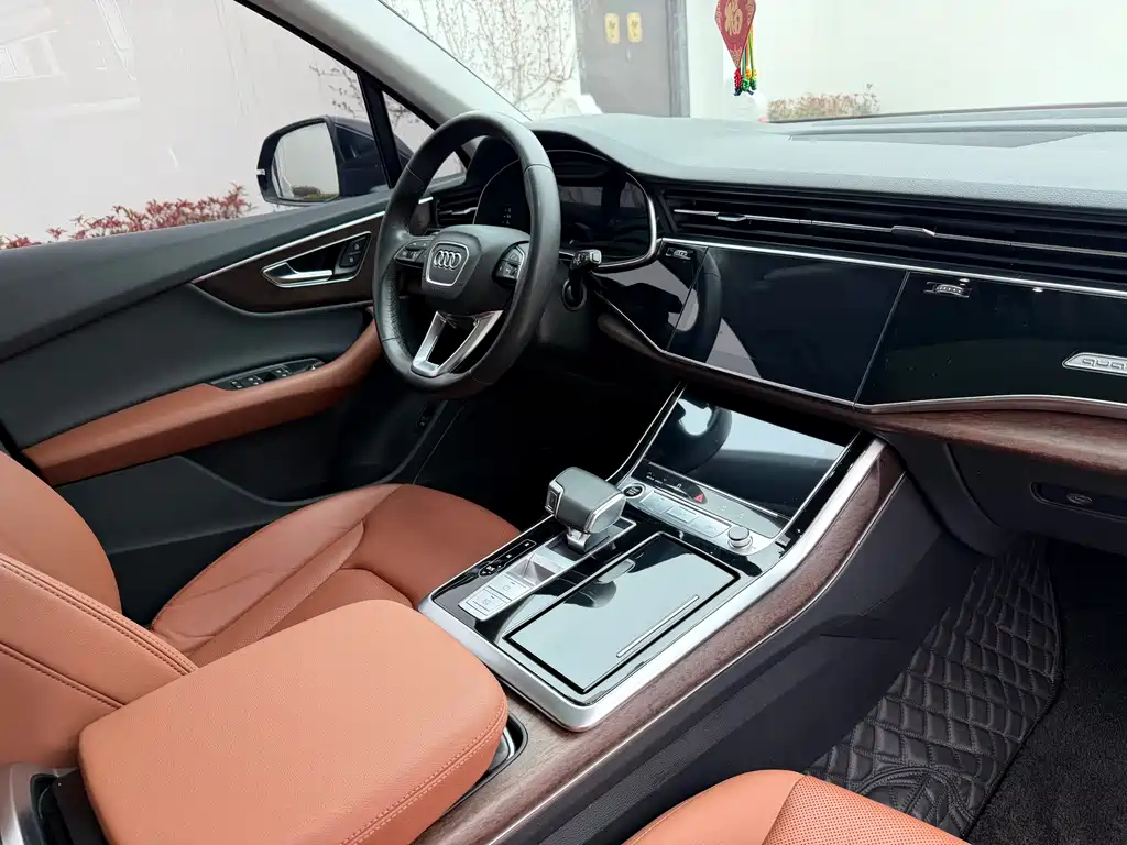Audi Q7 2021 — фото 12