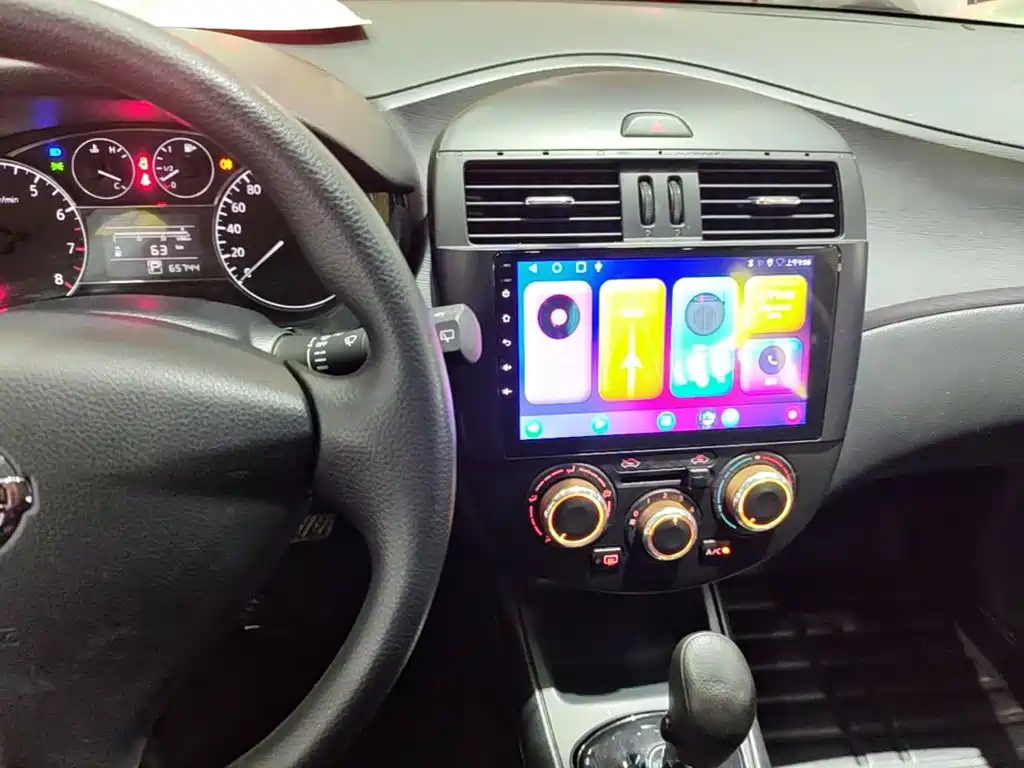 Nissan Tiida 2015 — фото 13