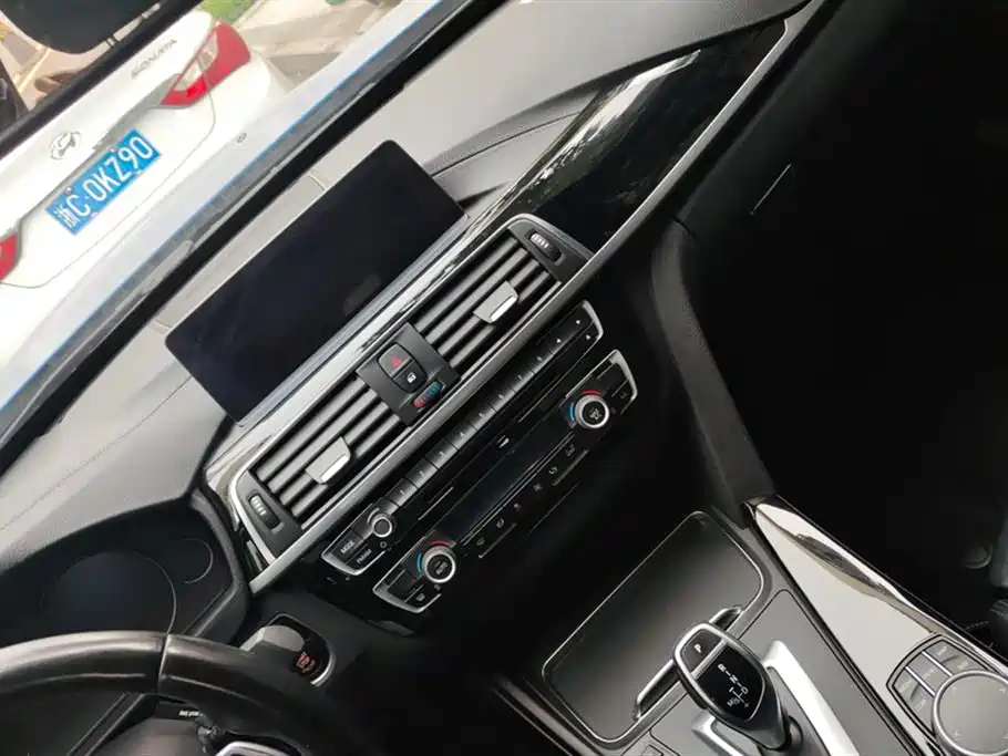 BMW 3 Series GT 2020 — фото 13