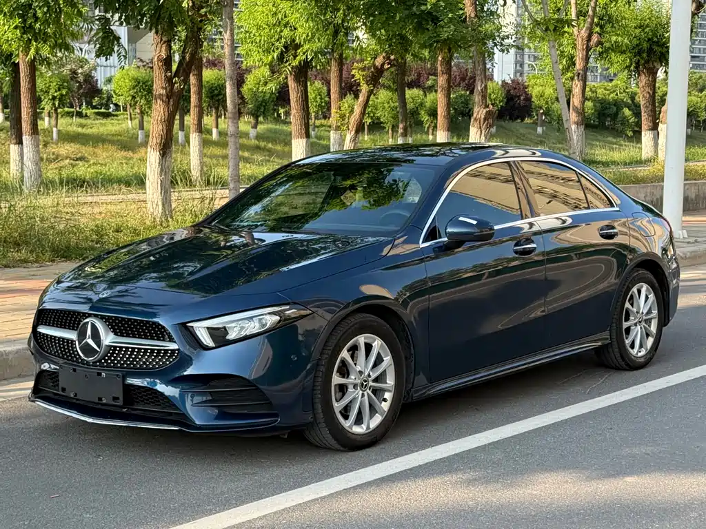 Mercedes-Benz A-Class 2019 — фото 1
