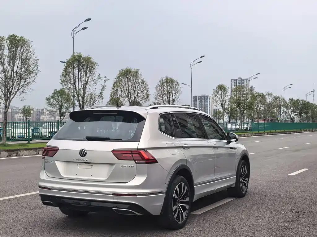 Volkswagen Tiguan L 2021 — фото 4
