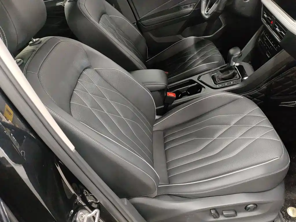 Volkswagen Tiguan L 2023 — фото 20