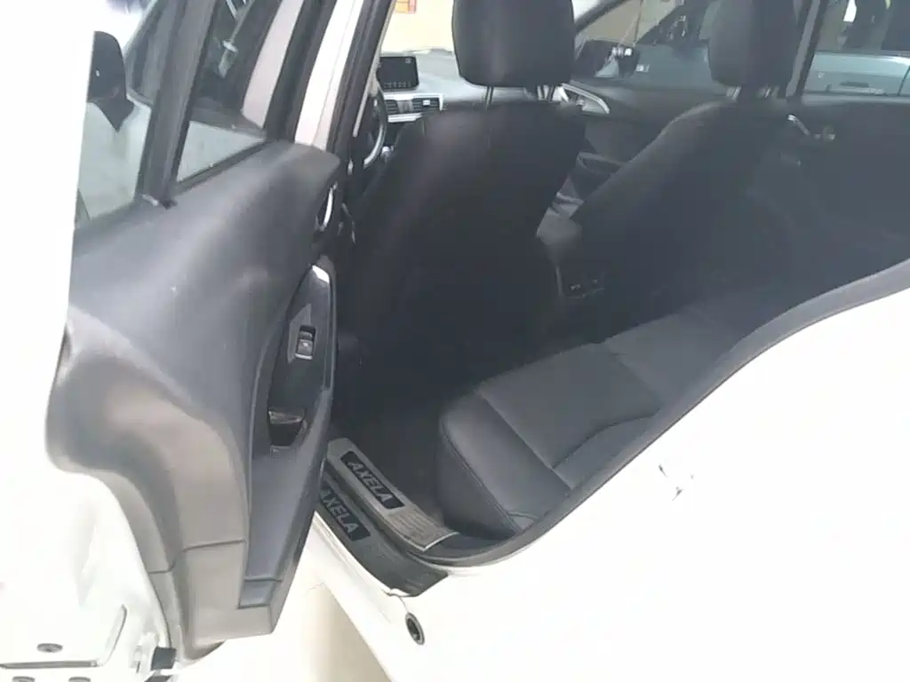 Mazda 3 Angkesela 2019 — фото 17