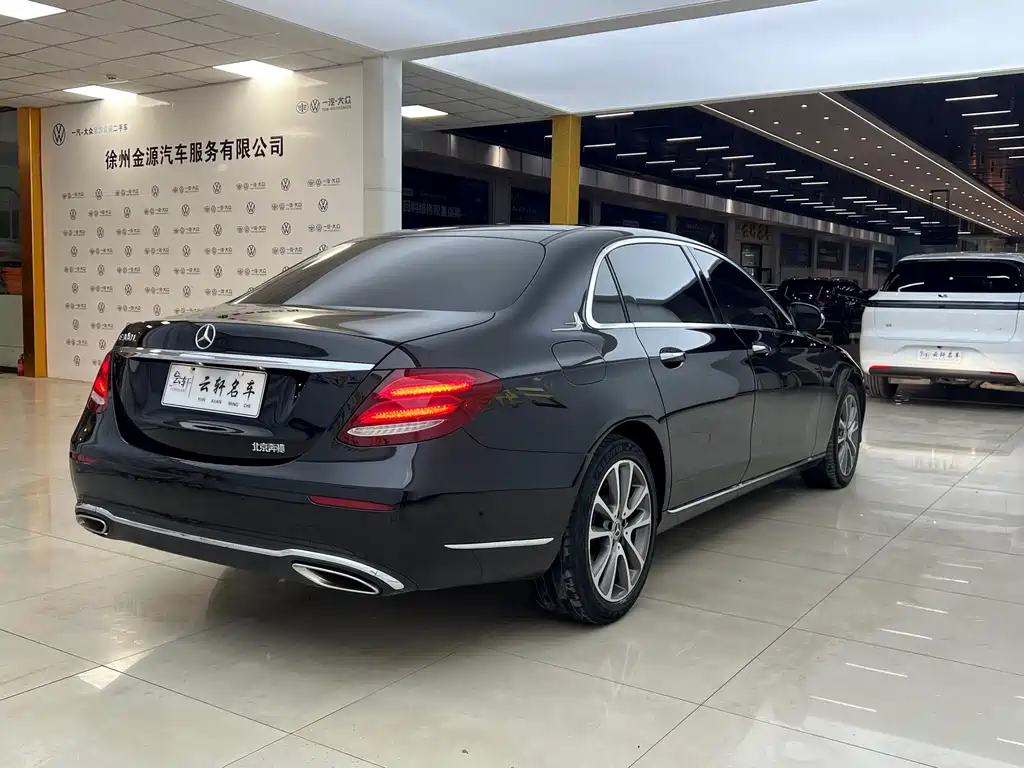 Mercedes-Benz E-Class 2017 — фото 20