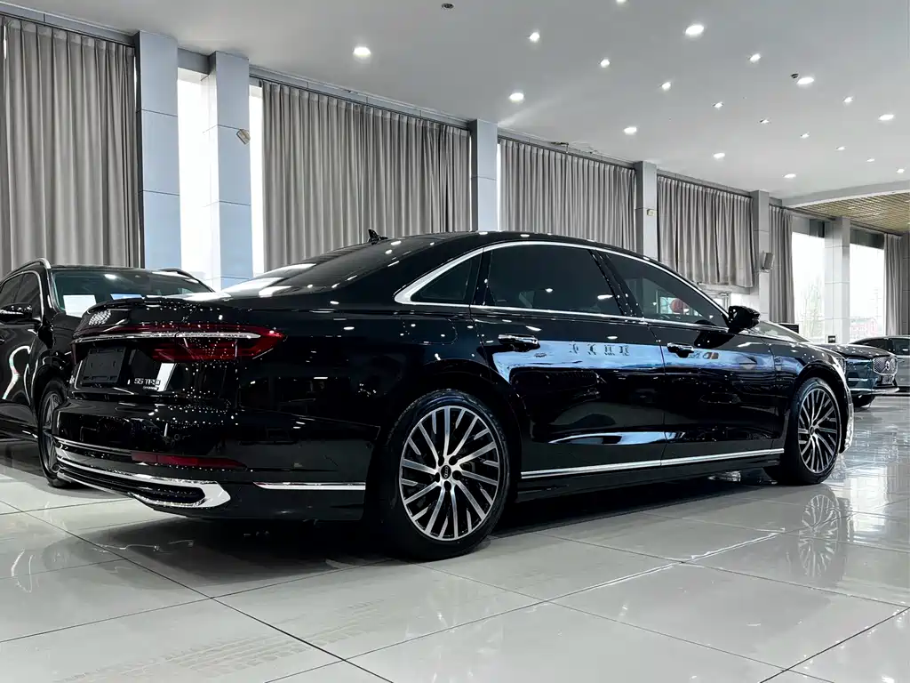 Audi A8 2025