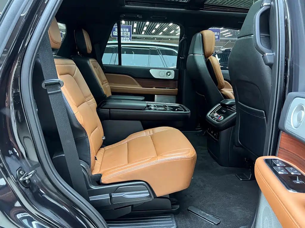 Lincoln Navigator 2018 — фото 11