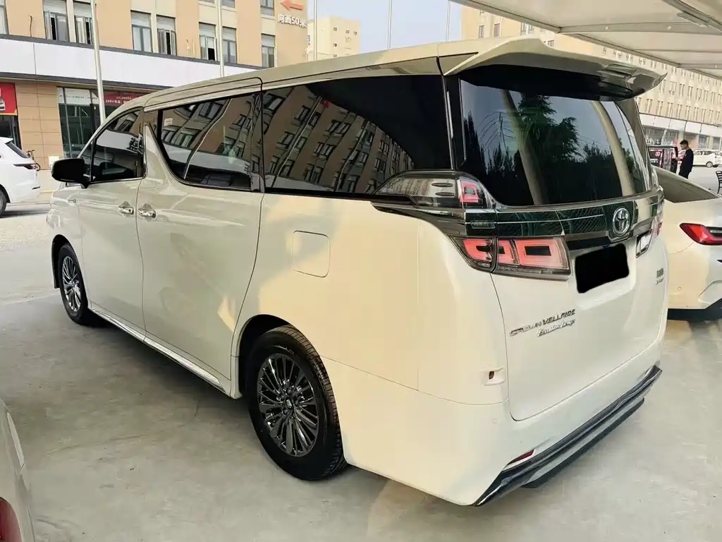 Toyota Vellfire 2022 — фото 17