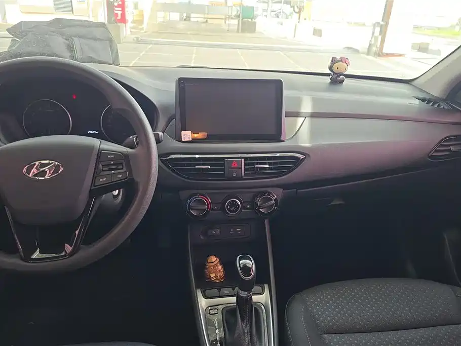 Hyundai Elantra 2018 — фото 13