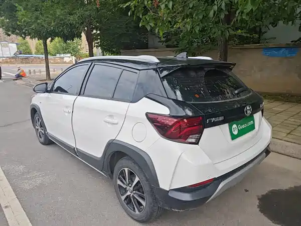 Toyota Yaris L 2021