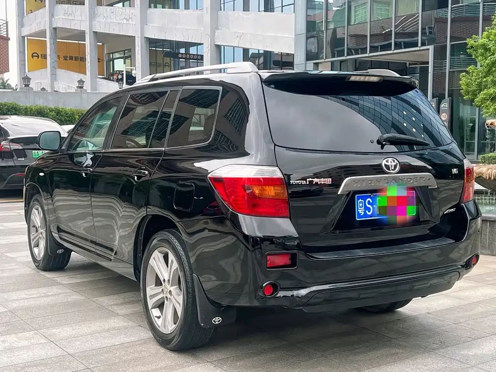 Toyota Highlander 2010 — фото 6