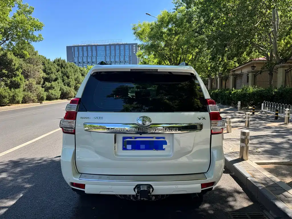 Toyota Prado 2016 — фото 12