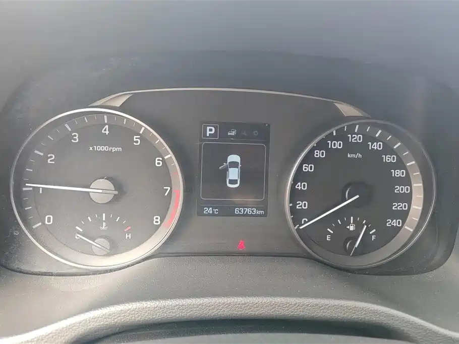 Hyundai Elantra 2019 — фото 14