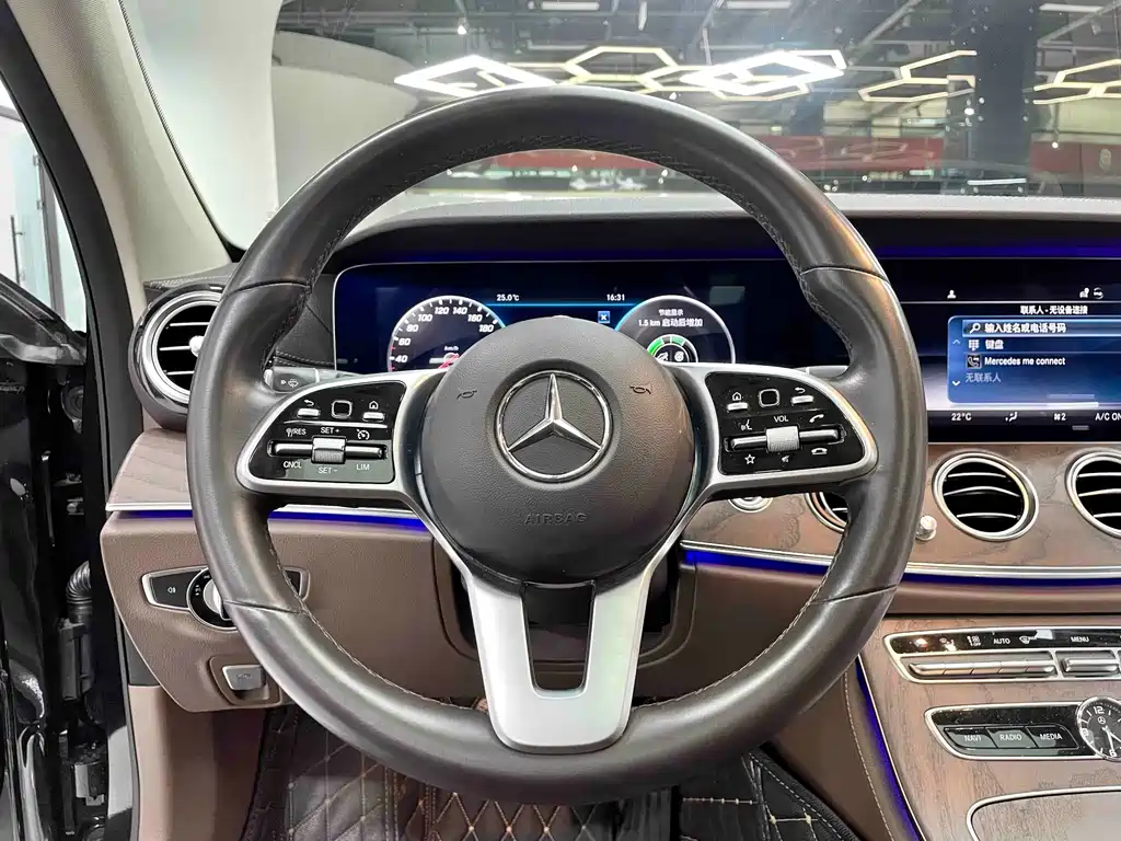 Mercedes-Benz E-Class 2020 — фото 14