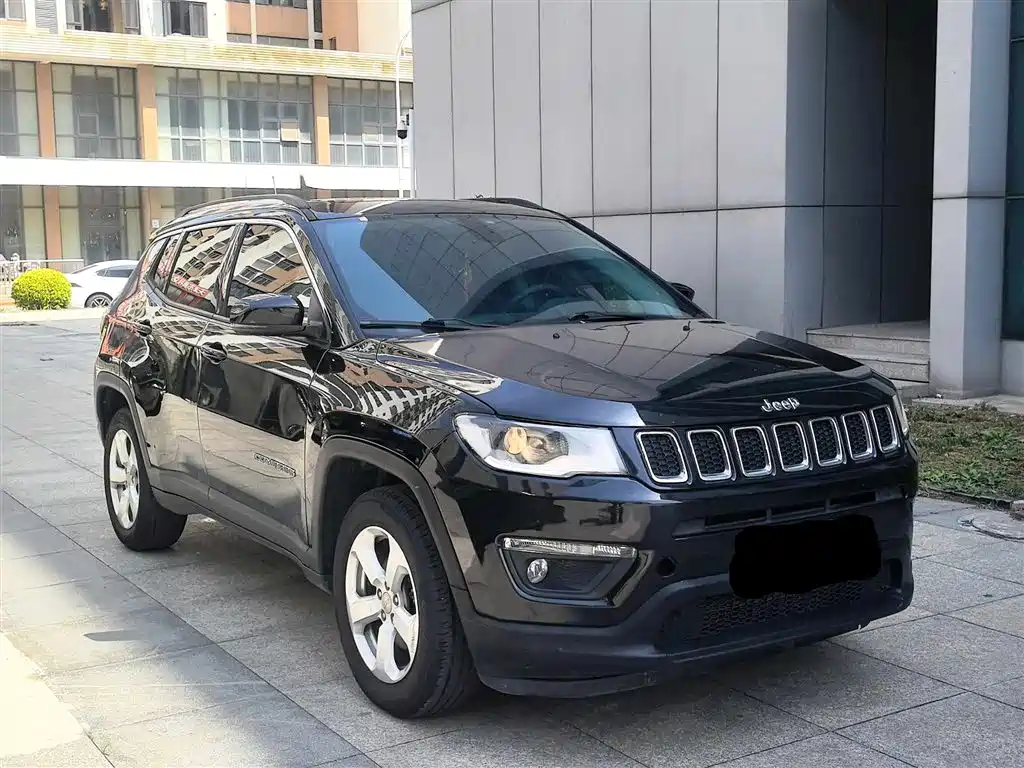 Jeep Compass 2017 — фото 3