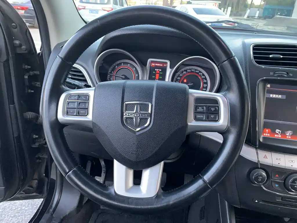 Dodge Journey 2014 — фото 17