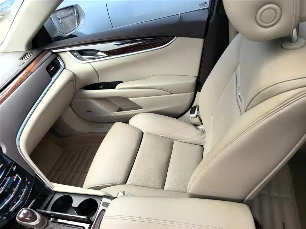 Cadillac XTS 2014 — фото 12
