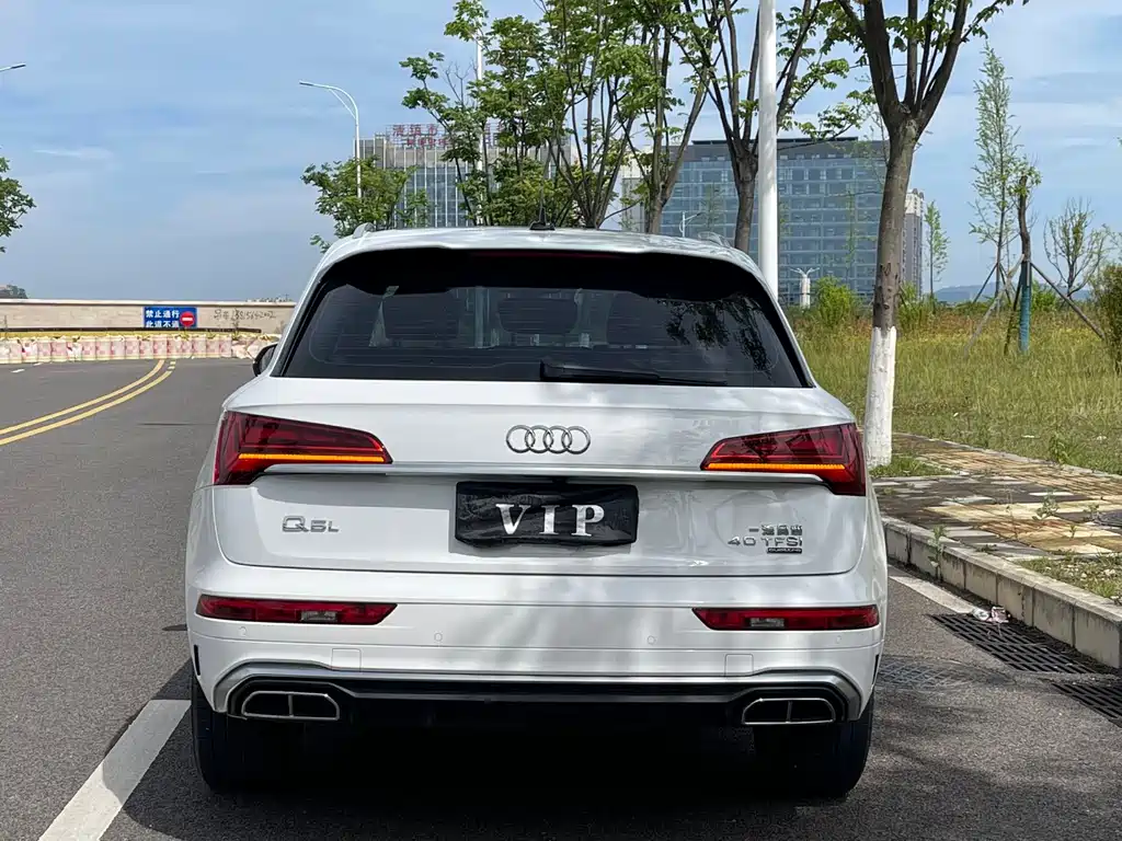 Audi Q5L 2021 — фото 4