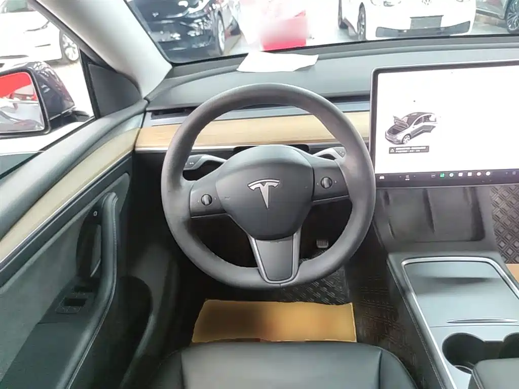 Tesla Model Y 2022 — фото 11