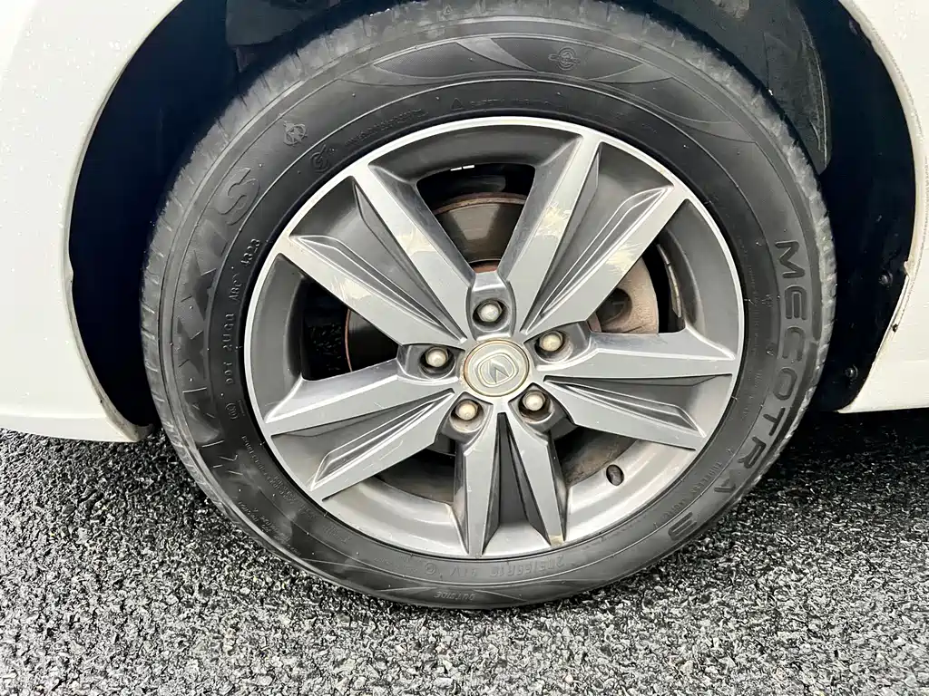 Changan Eado 2018 — фото 21