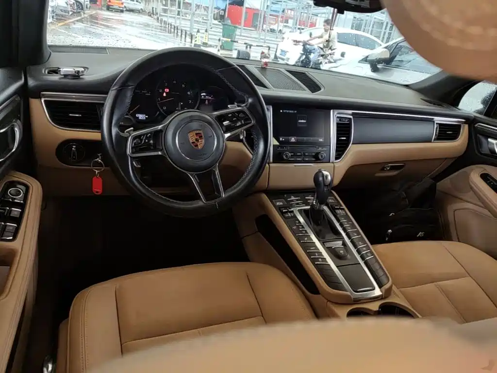Porsche Macan 2016 — фото 10