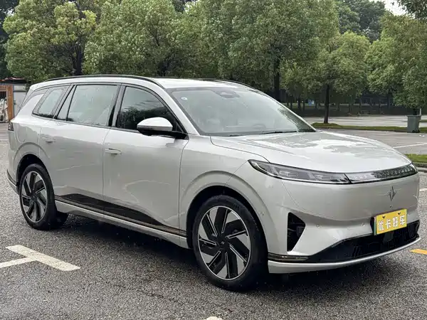 Dongfeng e008 2025