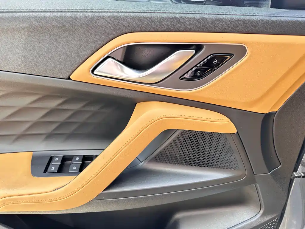 Roewe RX5 New Energy 2023 — фото 17