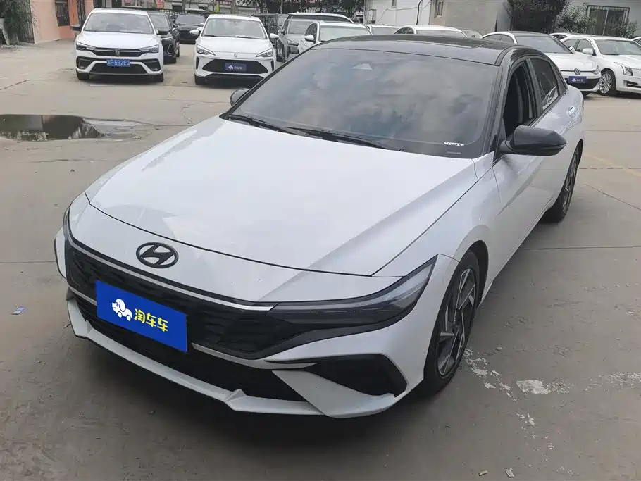 Hyundai Elantra 2024