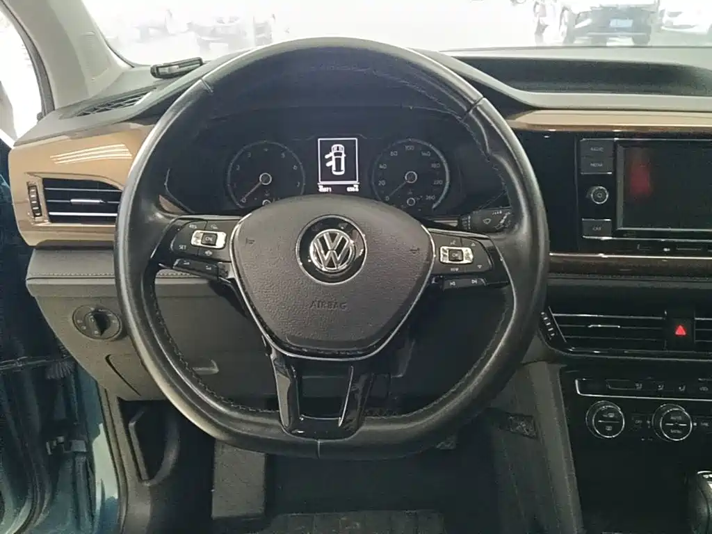 Volkswagen Tharu 2019 — фото 11