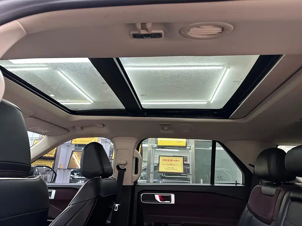 Ford Explorer 2023 — фото 11