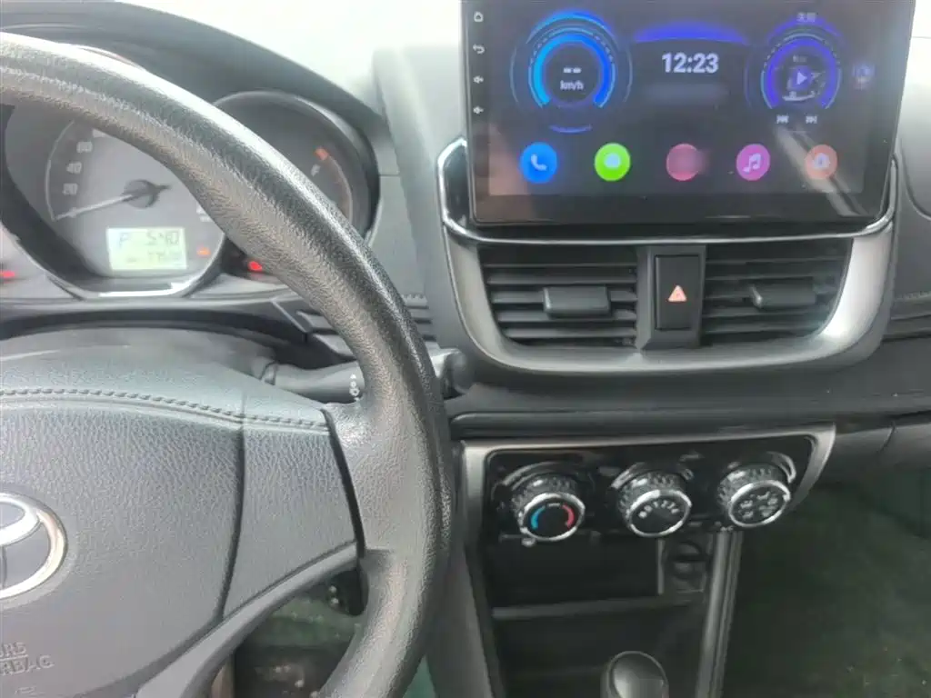Toyota Yaris L 2020 — фото 10