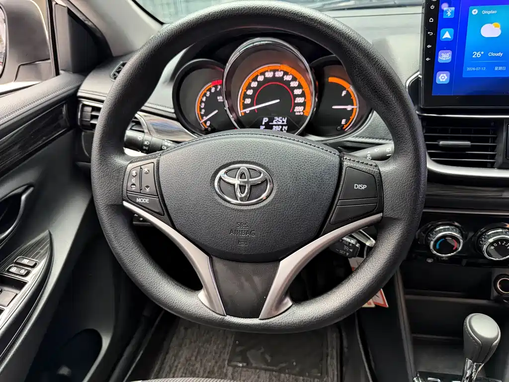 Toyota Yaris L 2022 — фото 10