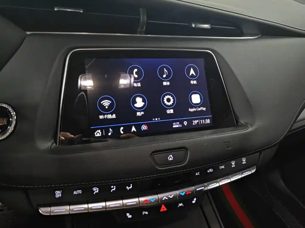 Cadillac XT4 2020 — фото 13