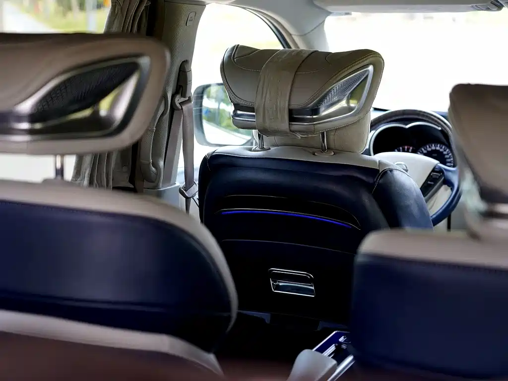 Nissan Quest 2016 — фото 13