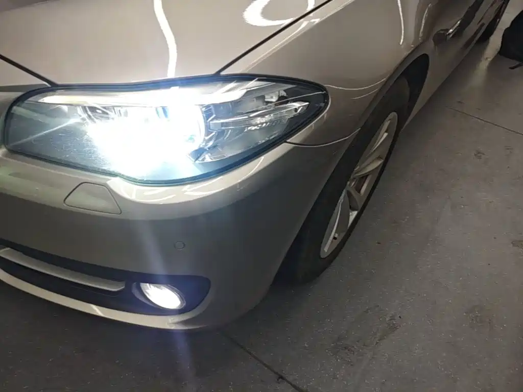 BMW 5 Series 2015 — фото 24
