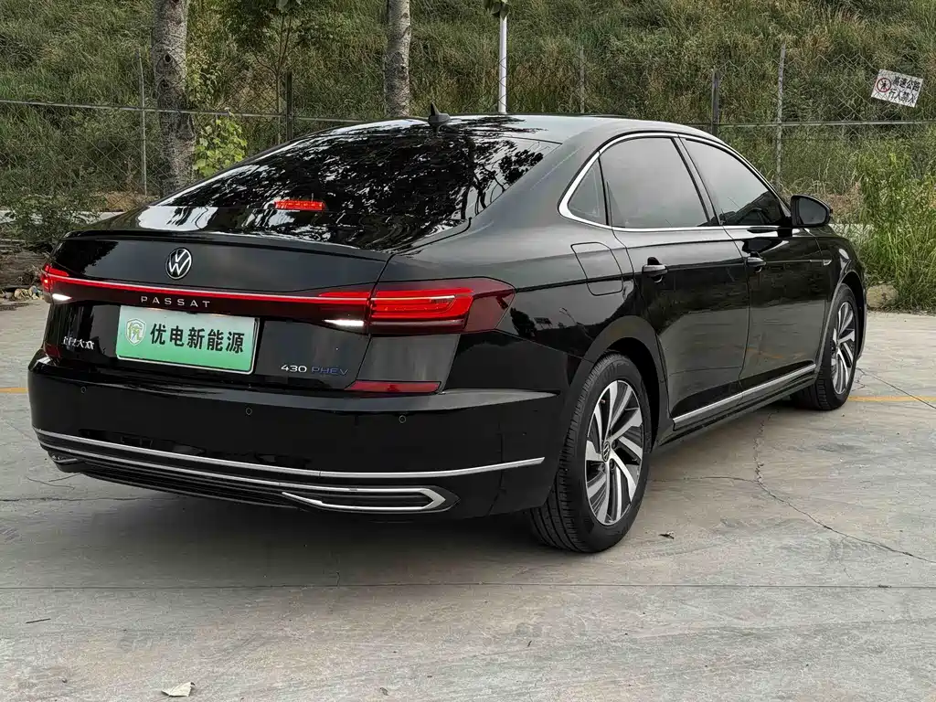 Volkswagen Passat PHEV 2022