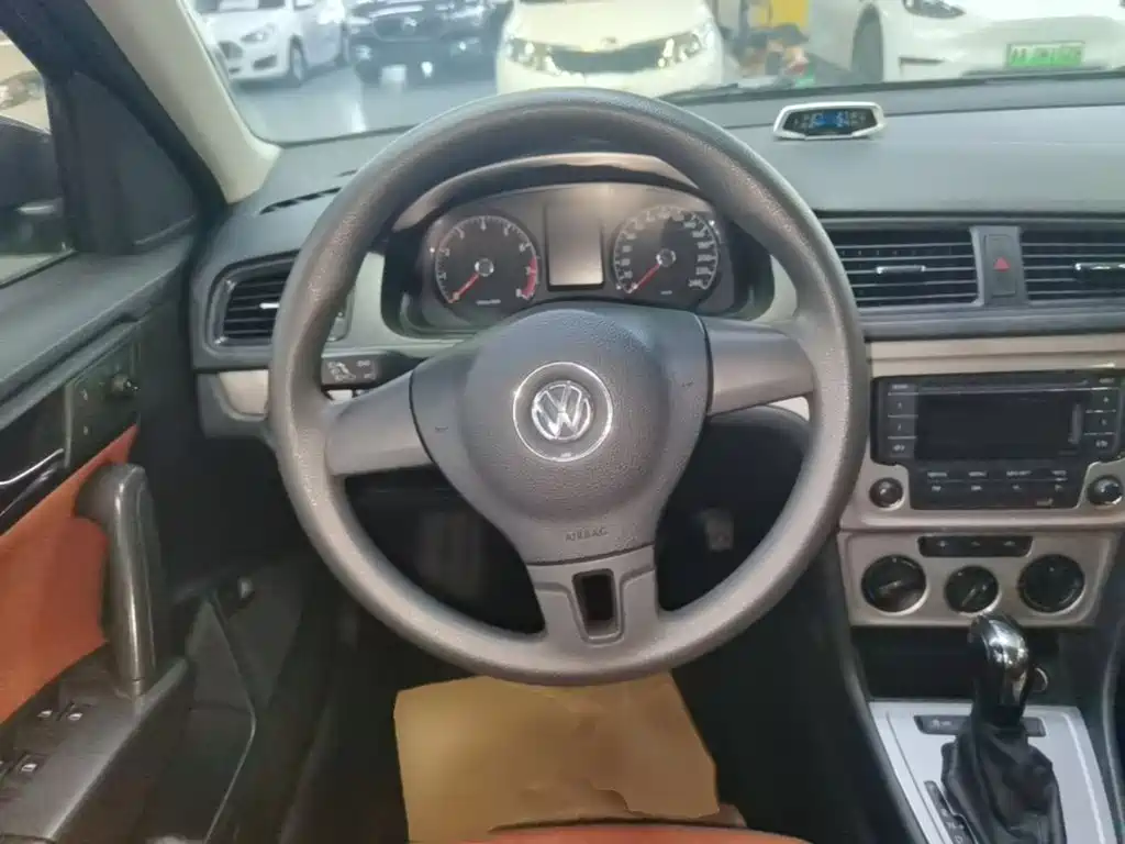 Volkswagen Lavida 2015 — фото 11